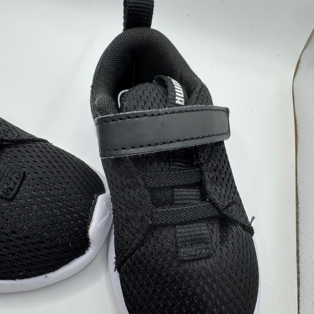 🎊HP🎉 Puma Toddler Size 5M Girls & Boys Black and White Sneakers - Picture 3 of 8
